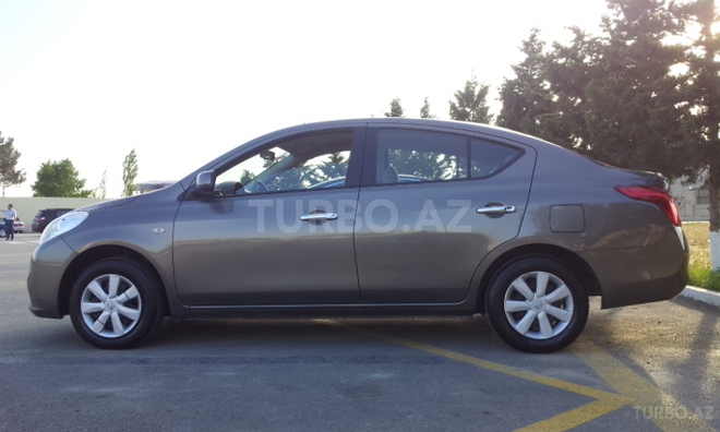 Nissan Sunny 2012, 495,633 km - 1.5 л - Sumqayıt