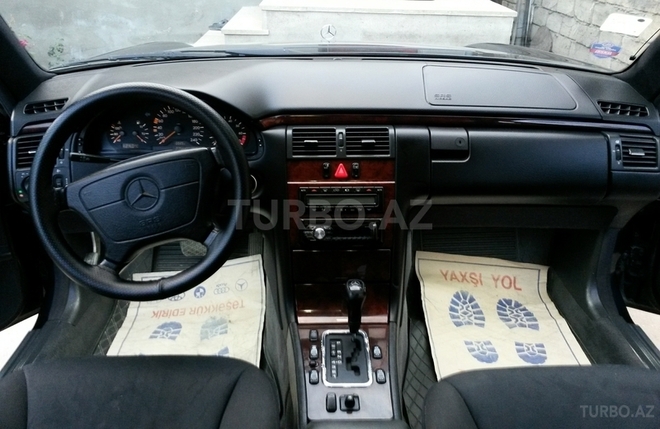 Mercedes E 230 1997, 270,000 km - 2.3 л - Bakı