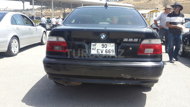 BMW 525 2001, 360,000 km - 2.5 l - Bakı