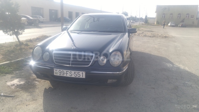 Mercedes E 220 2000, 180,000 km - 2.2 l - Sumqayıt