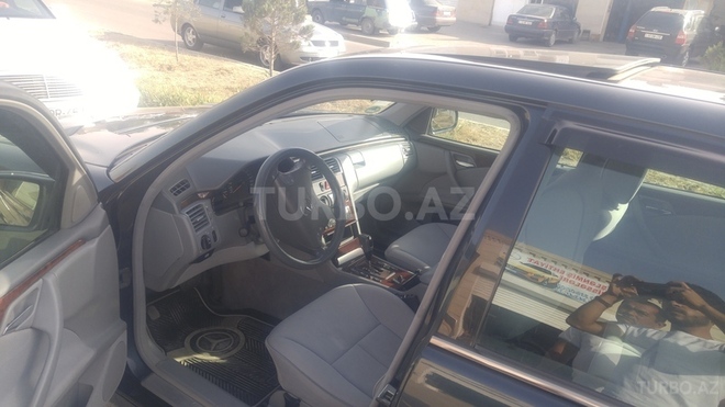 Mercedes E 220 2000, 180,000 km - 2.2 l - Sumqayıt