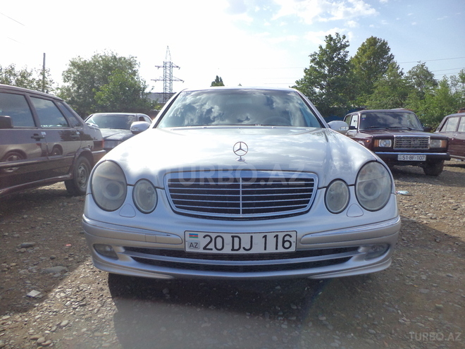 Mercedes E 220 2002, 130,000 km - 2.2 l - Gəncə