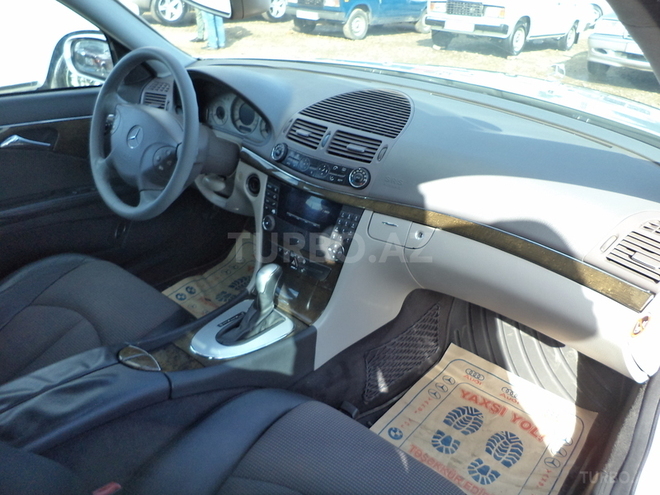 Mercedes E 220 2002, 130,000 km - 2.2 l - Gəncə