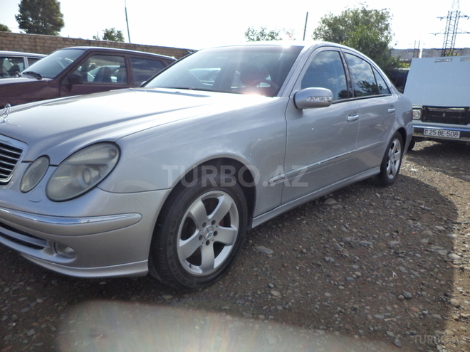 Mercedes E 220 2002, 130,000 km - 2.2 l - Gəncə