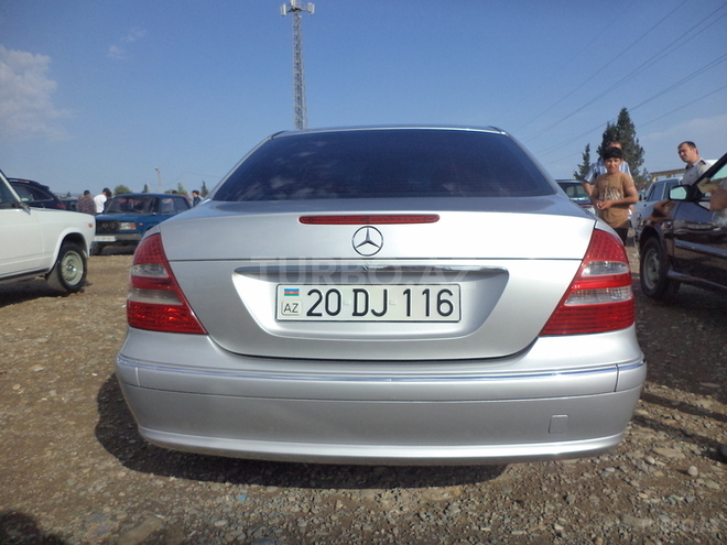 Mercedes E 220 2002, 130,000 km - 2.2 l - Gəncə