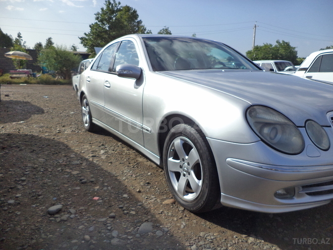 Mercedes E 220 2002, 130,000 km - 2.2 l - Gəncə