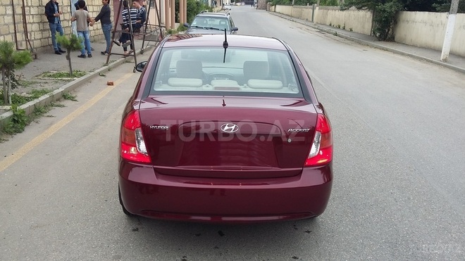 Hyundai Accent 2009, 105,500 km - 1.4 l - Quba