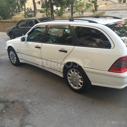 Mercedes C 220 2000, 258,000 km - 2.2 l - Bakı