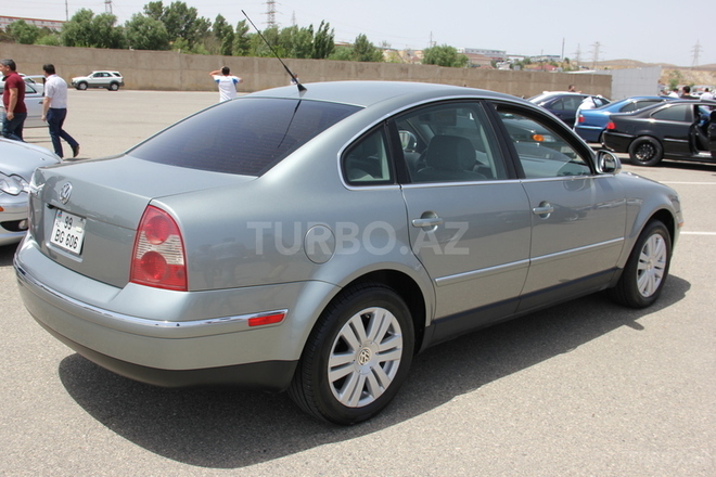 Volkswagen Passat 2004, 320,000 km - 1.8 l - Bakı
