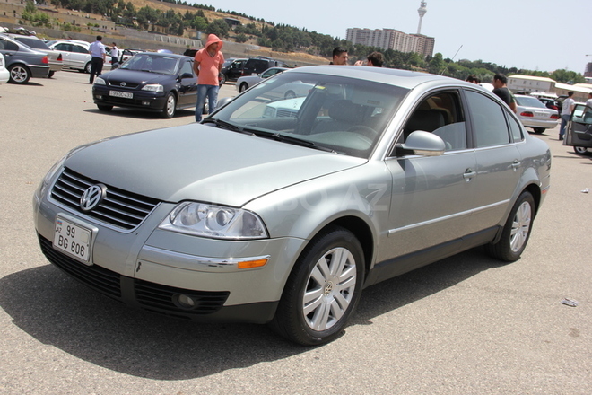 Volkswagen Passat 2004, 320,000 km - 1.8 l - Bakı