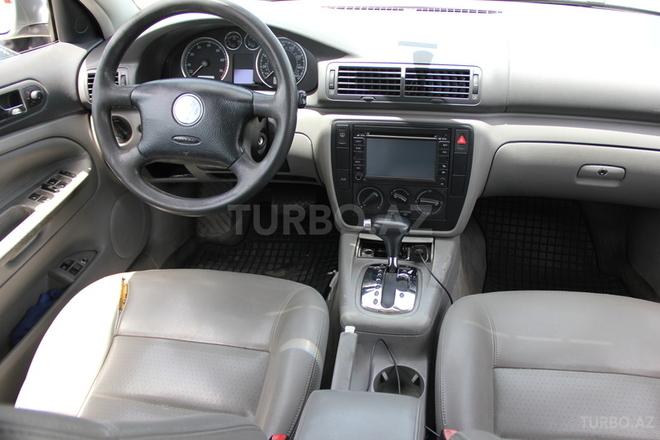 Volkswagen Passat 2004, 320,000 km - 1.8 l - Bakı