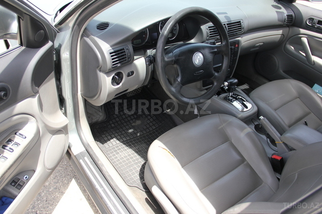 Volkswagen Passat 2004, 320,000 km - 1.8 l - Bakı