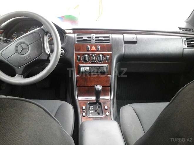 Mercedes E 230 1997, 380,000 km - 2.3 л - Bakı