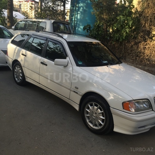 Mercedes C 220 2000, 257,000 km - 0.3 l - Bakı