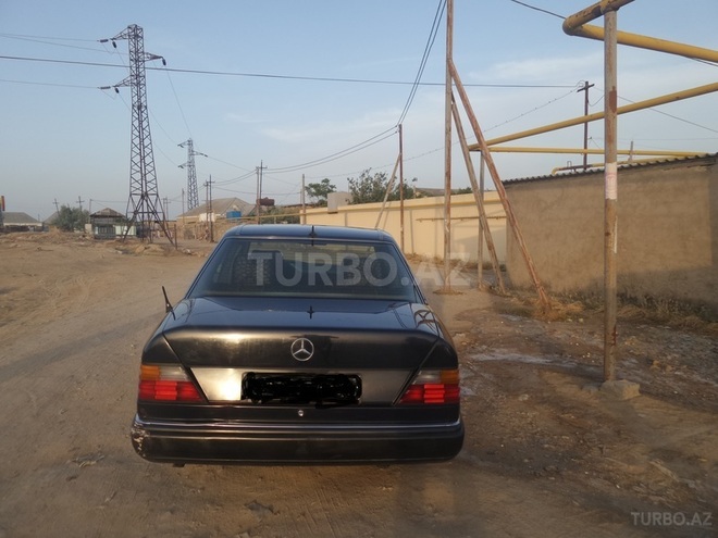 Mercedes E 230 1990, 130,000 km - 2.3 l - Bakı