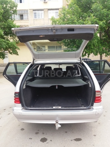 Mercedes E 220 2001, 260,000 km - 2.2 л - Bakı