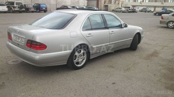 Mercedes E 280 2000, 195,000 km - 2.8 l - Bakı