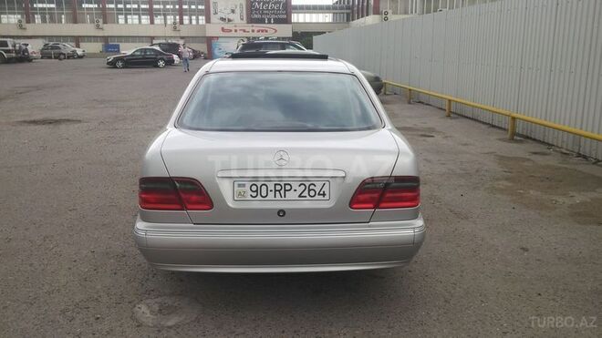 Mercedes E 280 2000, 195,000 km - 2.8 l - Bakı