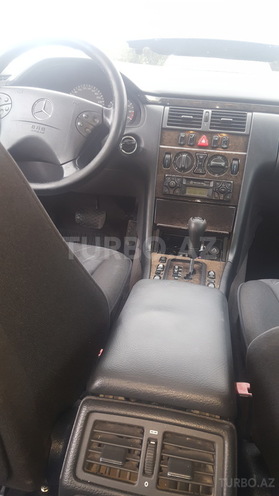 Mercedes E 280 2000, 195,000 km - 2.8 l - Bakı