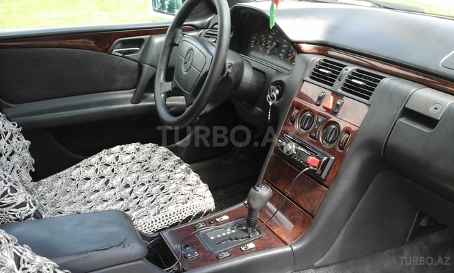 Mercedes E 200 1996, 337,787 km - 2.0 л - Sumqayıt