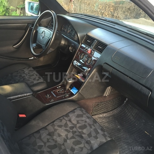 Mercedes C 180 2000, 256,000 km - 0.4 l - Bakı