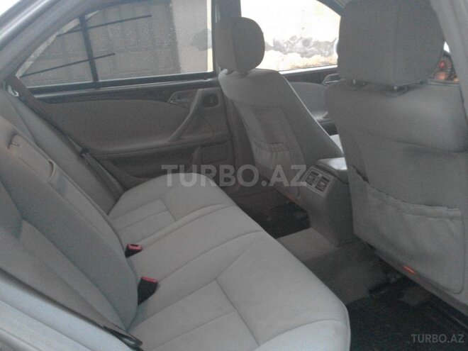 Mercedes E 200 1999, 320,000 km - 2.0 л - Bakı