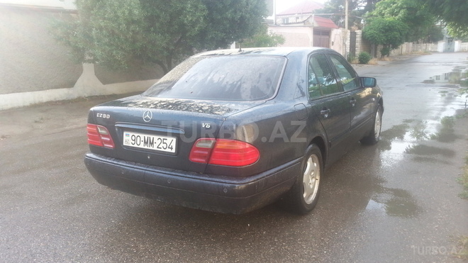 Mercedes E 280 1997, 280,000 km - 2.8 l - Sumqayıt