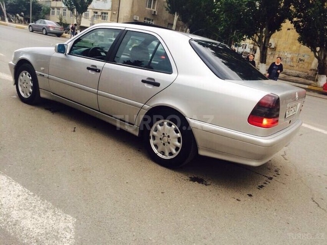 Mercedes C 220 1998, 241,041 km - 2.2 l - Bakı