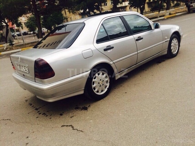 Mercedes C 220 1998, 241,041 km - 2.2 l - Bakı