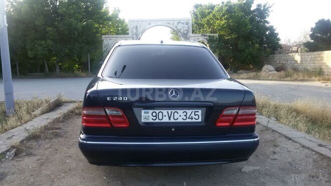 Mercedes E 240 2000, 158,000 km - 2.4 l - Bakı