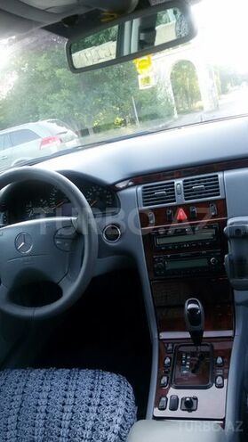 Mercedes E 240 2000, 158,000 km - 2.4 l - Bakı