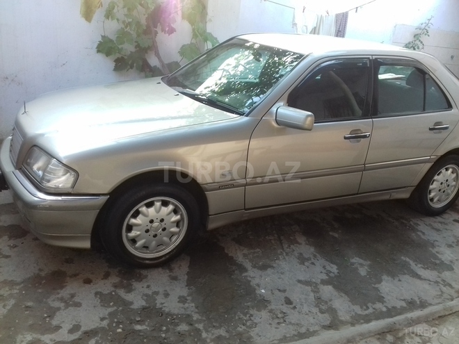 Mercedes C 220 1998, 380,000 km - 2.2 l - Bakı