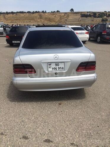 Mercedes E 320 2000, 165,000 km - 3.2 l - Bakı