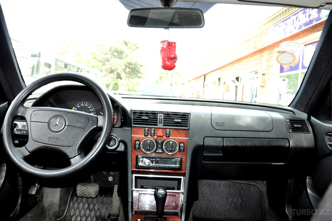 Mercedes C 200 1999, 280,000 km - 2.0 l - Bakı
