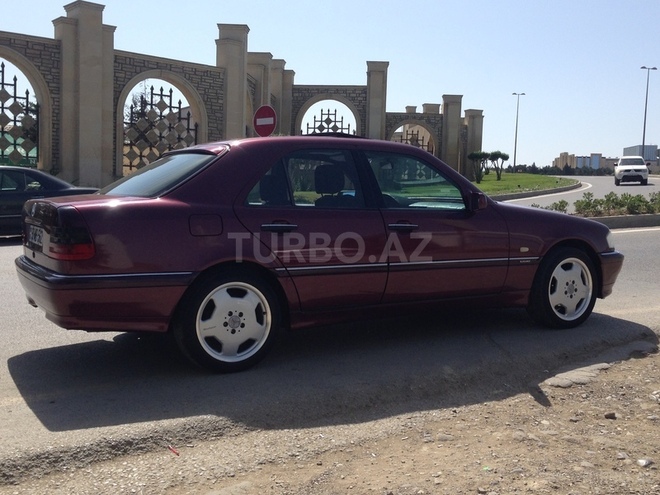Mercedes C 220 1997, 240,000 km - 2.2 л - Bakı