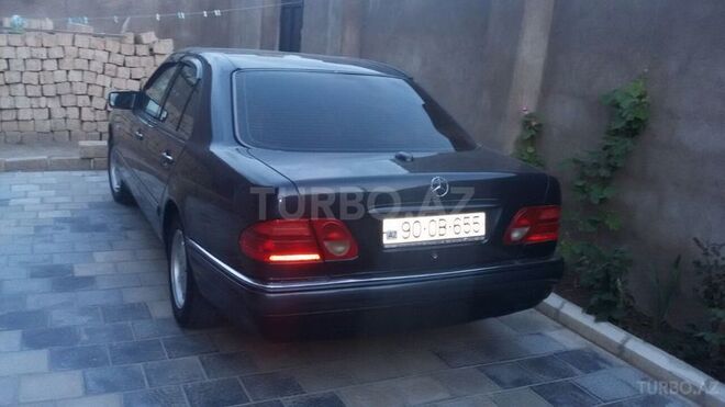 Mercedes E 240 1997, 295,000 km - 2.4 l - Bakı
