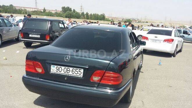 Mercedes E 240 1997, 295,000 km - 2.4 l - Bakı