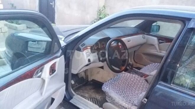 Mercedes E 240 1997, 295,000 km - 2.4 l - Bakı