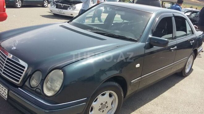 Mercedes E 240 1997, 295,000 km - 2.4 l - Bakı