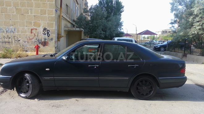 Mercedes E 230 1997, 253,000 km - 2.3 l - Bakı