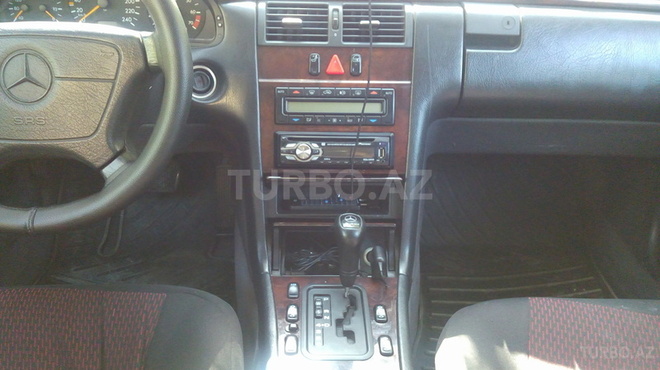 Mercedes E 230 1997, 253,000 km - 2.3 l - Bakı