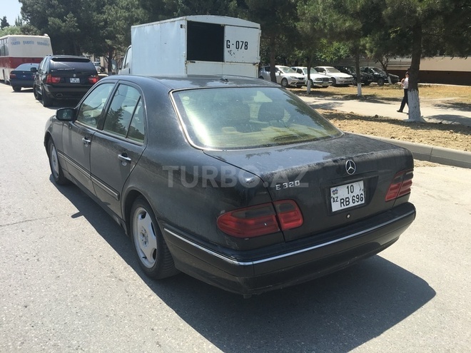 Mercedes E 320 2000, 194,600 km - 3.2 l - Bakı