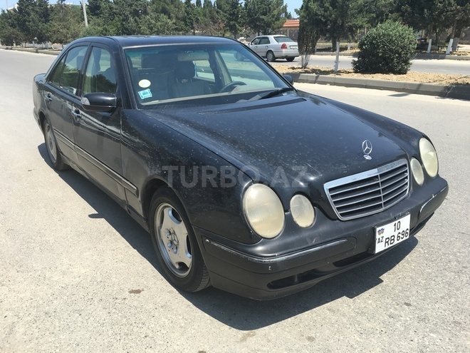 Mercedes E 320 2000, 194,600 km - 3.2 l - Bakı
