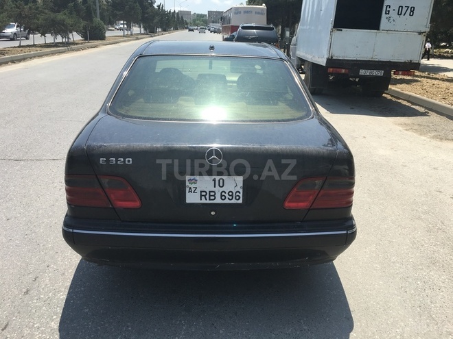 Mercedes E 320 2000, 194,600 km - 3.2 l - Bakı