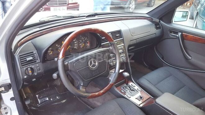 Mercedes C 220 1997, 250,000 km - 2.2 l - Sumqayıt