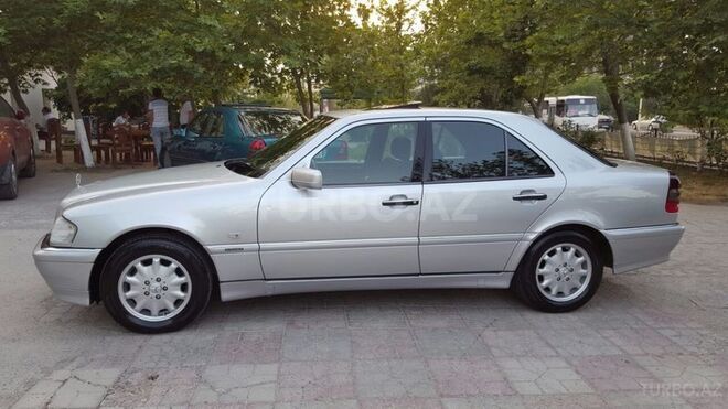 Mercedes C 220 1997, 250,000 km - 2.2 l - Sumqayıt