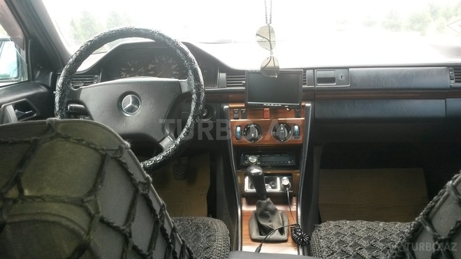 Mercedes E 200 1993, 67,500 km - 0.2 л - Tərtər