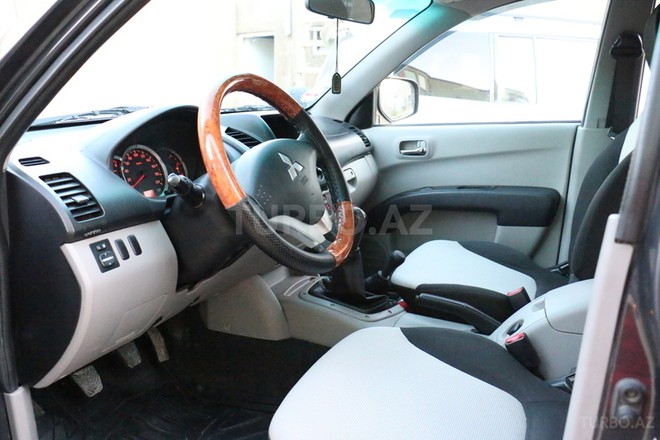 Mitsubishi L200 2012, 89,557 km - 2.5 l - Bakı