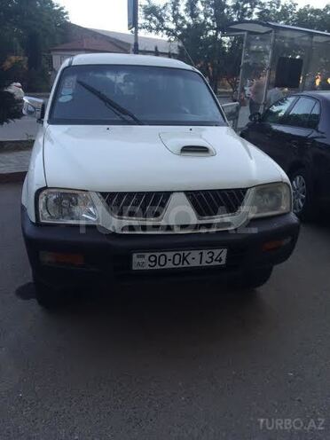 Mitsubishi L200 2006, 380,000 km - 2.5 л - Bakı