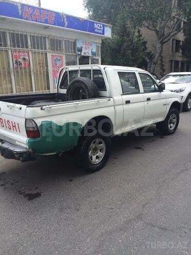 Mitsubishi L200 2006, 380,000 km - 2.5 л - Bakı